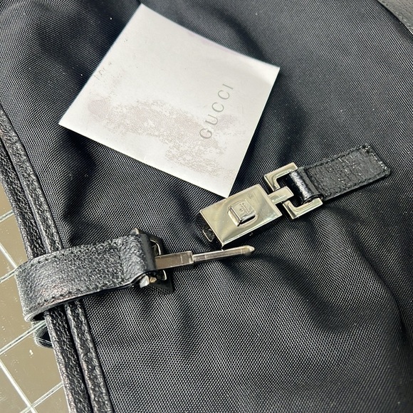 Gucci Jackie Black Nylon and Pebbled Leather Piston Closure Shoulder Bag - Picture 16 of 16